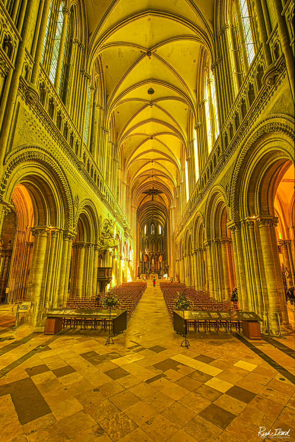 La Cathedral Notre Dame du Bayeux Nave
